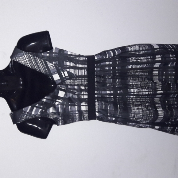 INTRIGUE Black & White Dress, 6 - Picture 6 of 8